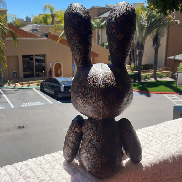 🦄 LOUIS VUITTON Swarovski Crystals Monogram Jeweled LV Bunny LARGE HAPPY EASTER - Picture 10 of 13